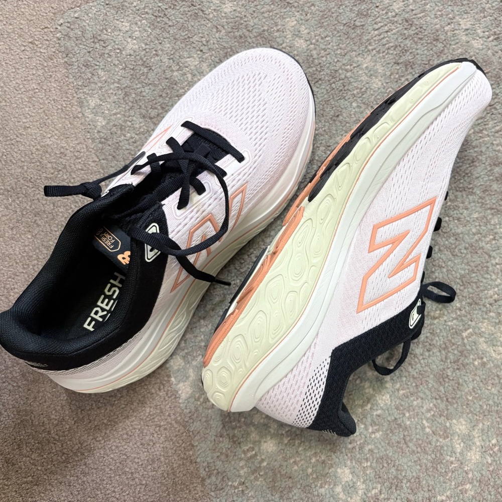 New Balance Women's Sneakers - White and Peach
